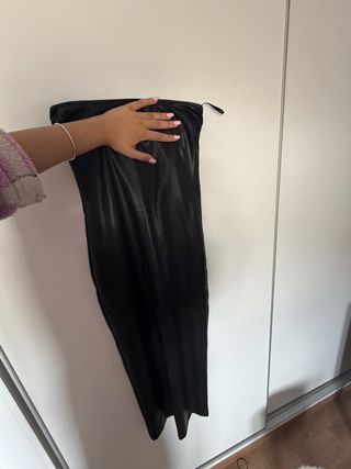Vestido largo de cuero negro