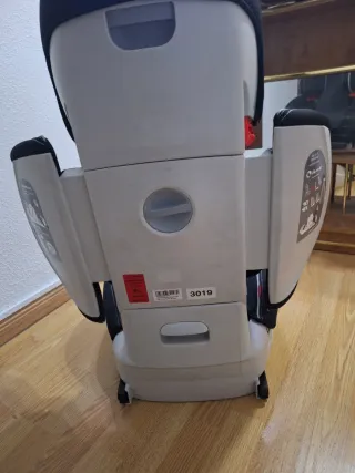 Silla de coche con isofix.
