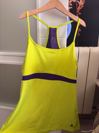 4 Camisetas Padel Variadas. Talla 42 para mujer