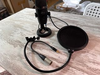Micrófono Blue Yeti Nano Negro