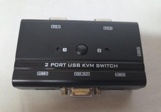 Switch KVM VGA 2 Porte - Condivisione periferiche.