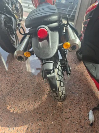 SWM Six 500 Enduro Negra y Naranja