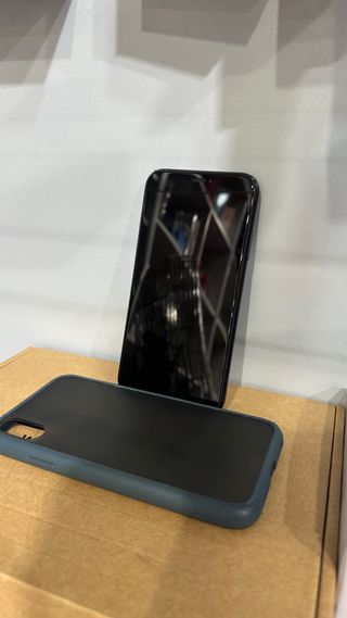 iPhone XR para reparar o piezas – no enciende