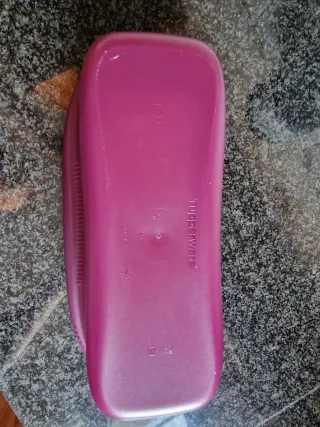 Fiambrera Tupperware Morada
