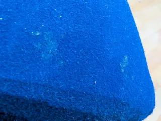 Taburete reposapiés azul y marrón