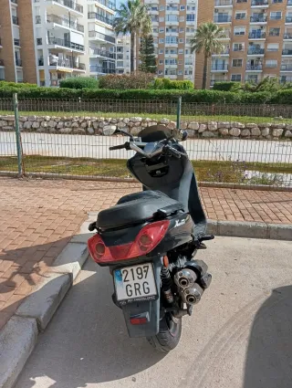 TGB 125 Scooter va perfecto, batería y cubiertas
