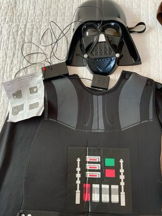 2 Disfraces Star Wars (Darth Vader y Jedi)