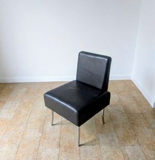 Sillón moderno piel negro