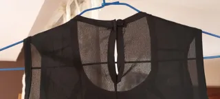 Blusa negra sin mangas