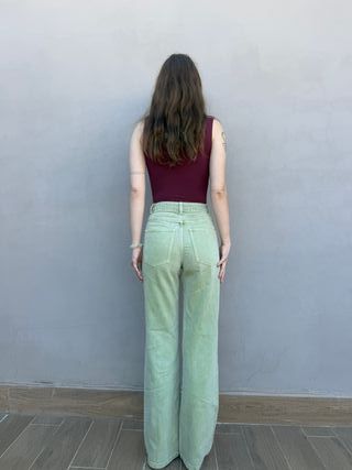 Pantalones vaqueros verdes