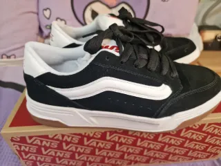 Zapatillas Vans Negras y Blancas