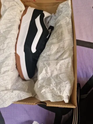 Zapatillas Vans Negras y Blancas