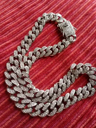 Collana lunga 46 cm con strass e doppia chiusura