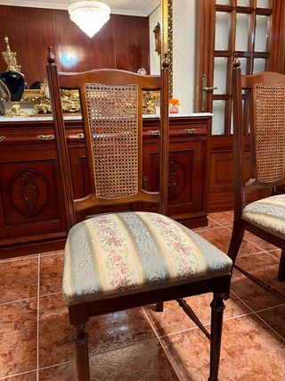 Mesa extensible y 6 sillas de comedor