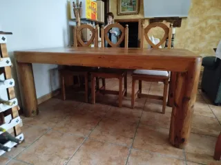 Mesa de comedor de madera con 6 sillas