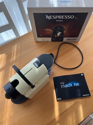 Cafetera Nespresso De'Longhi Automática