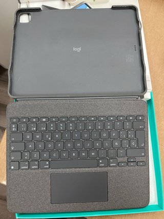 Funda y teclado#908FJ8