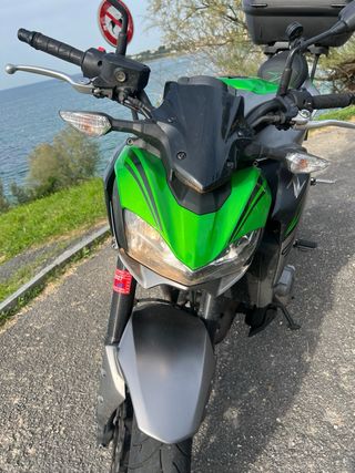 Kawasaki Z900 Verde/Plata Manual