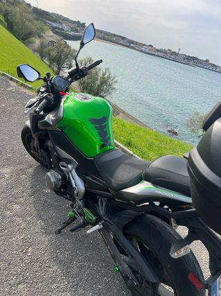 Kawasaki Z900 Verde/Plata Manual