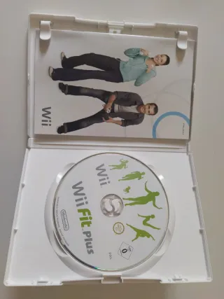 Nintendo Wii Fit Plus (precio no negociable)