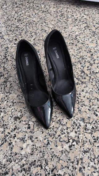 Zapatos de tacón negros para mujer