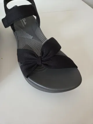 Sandalias CLARKS MUJER NEGRAS. NUEVAS