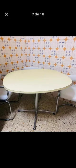 Mesa ovalada vintage patas cromadas