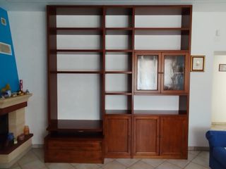 Libreria componibile in legno e vetro