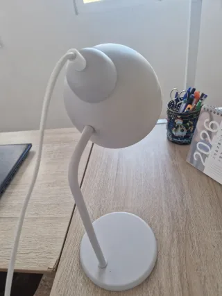 Lámpara de escritorio gris