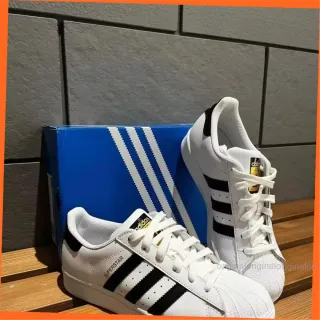 Adidas Superstar Talla 42 Dorado/Blanco