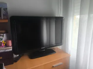 Televisión Philips Negra no tiene smart TV