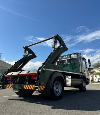 Camión Porta Contenedores Mercedes Atego