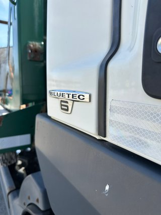 Camión Porta Contenedores Mercedes Atego