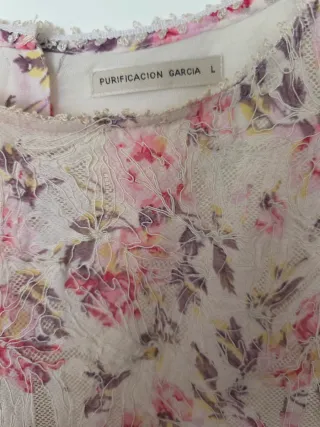 Top Purificación García floral encaje