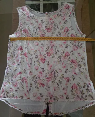 Top Purificación García floral encaje