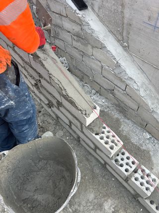 Nos dedicamos albañilería y pintura Tlf: 603738328