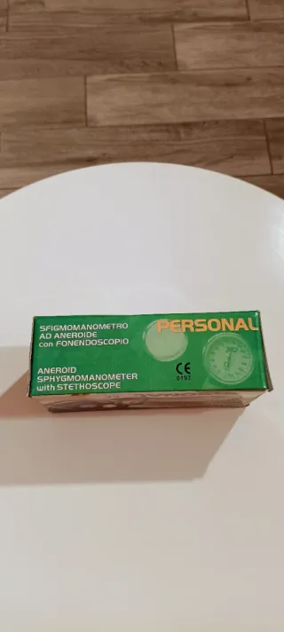 Sfigmomanometro aneroide con fonendoscopio