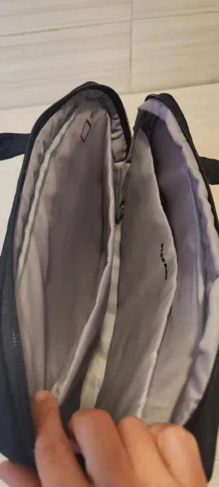 Bolso/Maletín Negro para Portátil con Correa