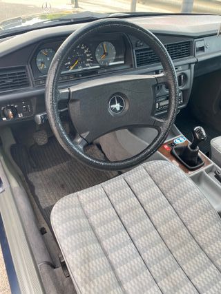 Mercedes Benz 190 E  1.8 gasolina 5 velocidades