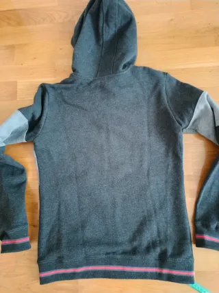 Chaqueta Real Sociedad gris y roja