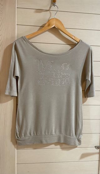 Camiseta Mango Talla S con pedrería