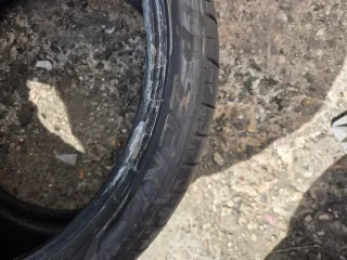 2 unidades pirelli p zero 305/30/21/ al 80% .