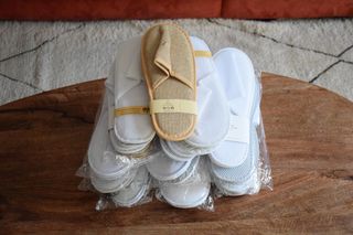 16 Paia di Pantofole da Hotel Bianche e Beige