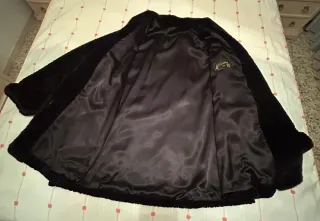 Abrigo de astracán negro mujer