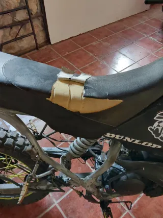 Suzuki RMX 50 Enduro Negra y Amarilla