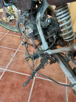 Suzuki RMX 50 Enduro Negra y Amarilla