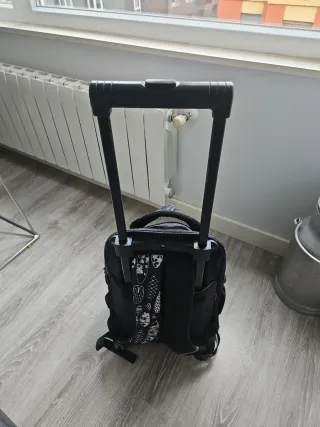 Mochila Gabol con ruedas y estampado