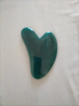 Rodillo facial y Gua Sha rosa y verde