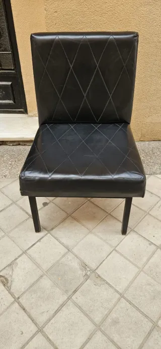Sillón negro estilo retro