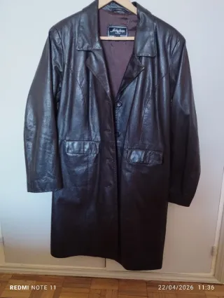Chaqueta de cuero marrón para mujer